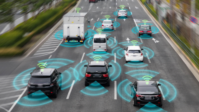 Sensor memberi data mentah, AI mengubahnya jadi penilaian risiko, dan sistem kemudi memilih respons yang paling aman. 